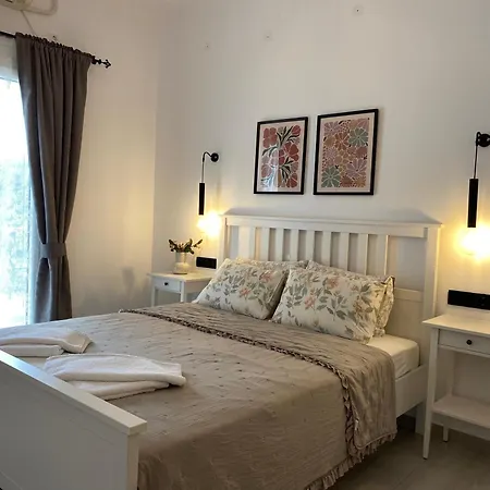 Marianna Agios Petros (Alonissos)